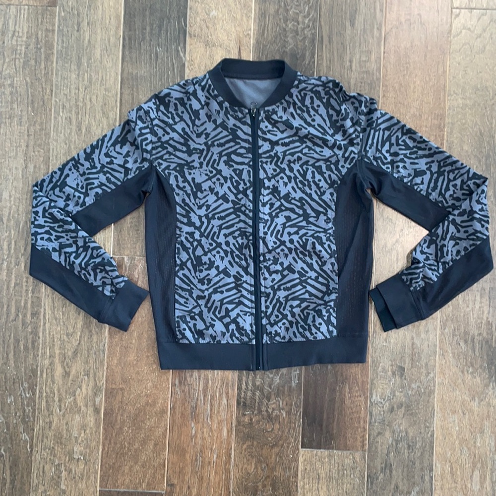 Lululemon ladies lightweight bomber jacket size 6
